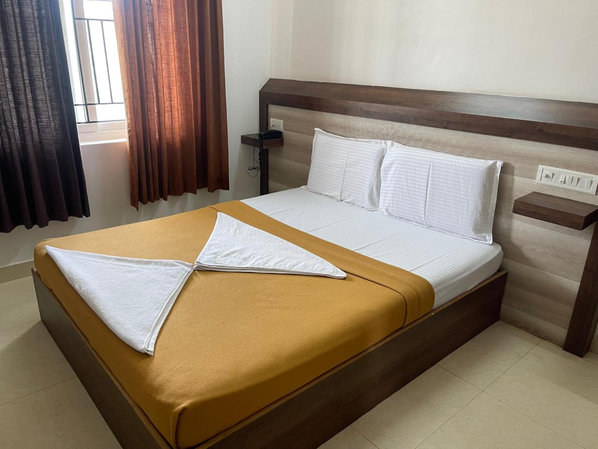 B Six Hotel Bangalore Exterior photo