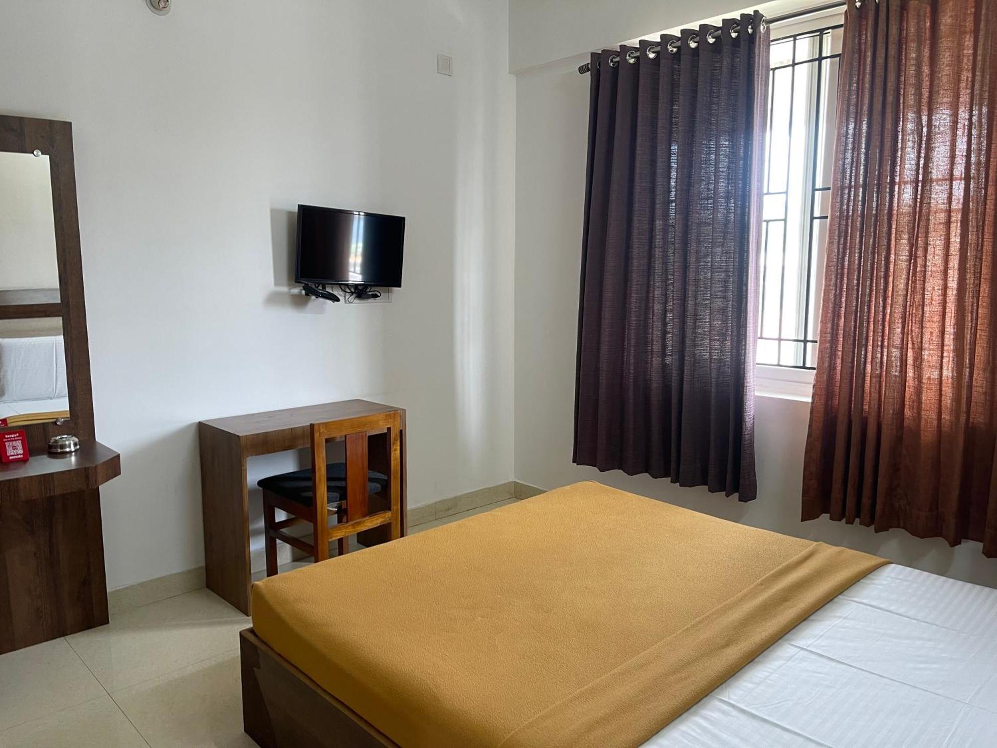 B Six Hotel Bangalore Exterior photo